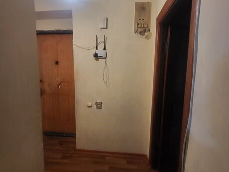 Neftçilərdə 1 otaqlı köhnə tikili mənzil satılır, 40 m², 118 000 AZN, şəkil 5 / 6