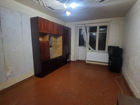 1 otaq · 40 m² · 3/5 mərtəbə, Neftçilər