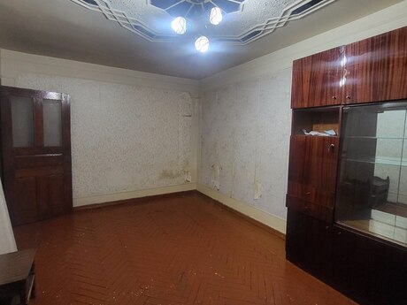 Neftçilərdə 1 otaqlı köhnə tikili mənzil satılır, 40 m², 118 000 AZN, şəkil 2 / 6