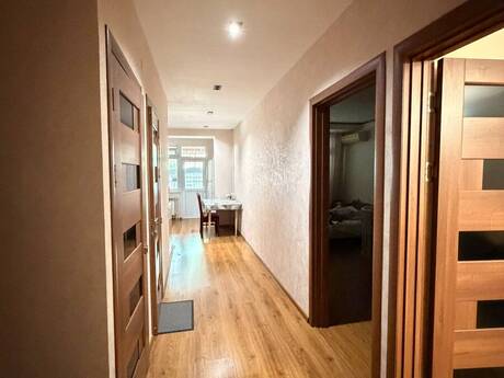 Memar Əcəmidə 3 otaqlı köhnə tikili mənzil satılır, 87 m², 226 000 AZN, şəkil 2 / 12