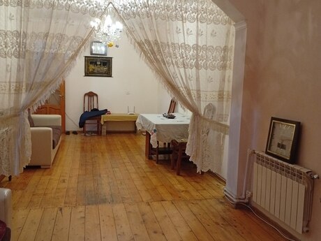 Продаётся 4-комнатная квартира в старом фонде, Azadlıq Prospekti, 82 м², 175 000 AZN, фото 3 / 12