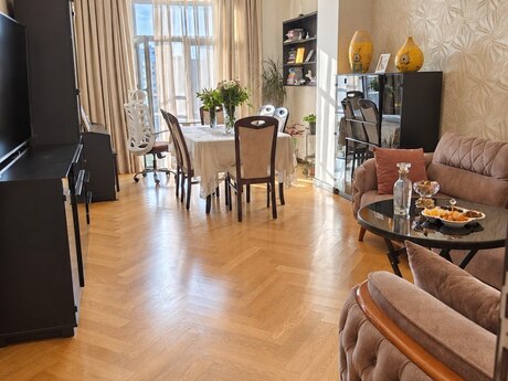 2 rooms · 68 m² · floor 10/12, 28 May