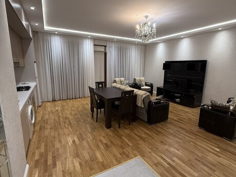 Neftçilərdə 2 otaqlı yeni tikili mənzil kirayə verilir, 80 m², 900 AZN/ay, şəkil 3 / 8
