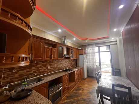20 Yanvarda 2 otaqlı yeni tikili mənzil kirayə verilir, 96 m², 750 AZN/ay, şəkil 3 / 12
