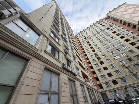 3 otaq · 100 m² · 10/17 mərtəbə, Elmlər Akademiyası