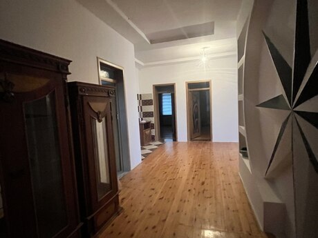 Сдаётся 4-комнатный дом, Binəqədi, 170 м², 200 AZN/мес, фото 2 / 6