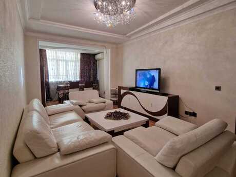 Продаётся 3-комнатная квартира в старом фонде, İnşaatçılar, 70 м², 192 000 AZN, фото 4 / 12