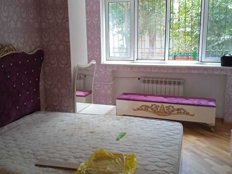 8 Noyabrda 3 otaqlı köhnə tikili mənzil satılır, 67 m², 200 000 AZN, şəkil 2 / 12