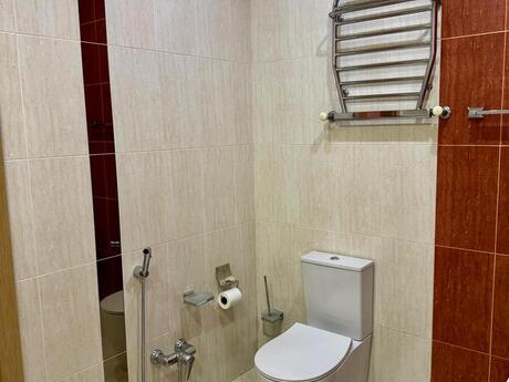 28 Mayda 3 otaqlı yeni tikili mənzil kirayə verilir, 135 m², 1 800 AZN/ay, şəkil 4 / 12