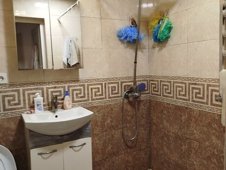 2-room old-build apartment for sale in Nərimanov, 65 m², 160 000 AZN, photo 4 / 12