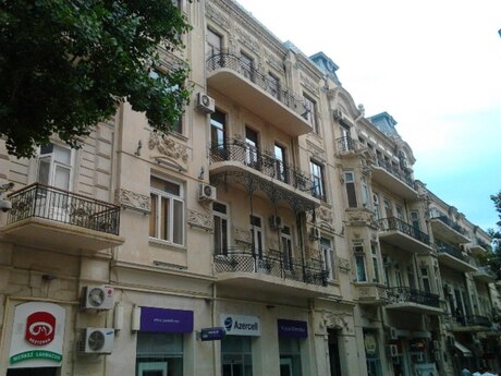 İçəri Şəhərdə 5 otaqlı köhnə tikili mənzil satılır, 200 m², 650 000 AZN, şəkil 2 / 11