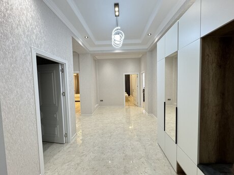 3 otaq · 90 m² · 16/19 mərtəbə, 8 Noyabr