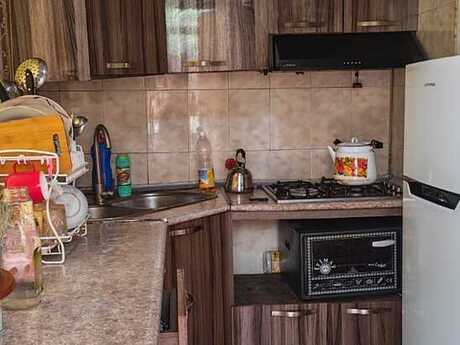 Qara Qarayevdə 4 otaqlı köhnə tikili mənzil satılır, 70 m², 165 000 AZN, şəkil 2 / 6