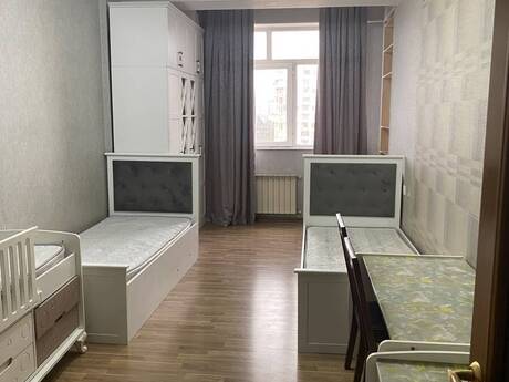 3-room new-build apartment for rent in Memar Əcəmi, 135 m², 850 AZN/mo, photo 4 / 12