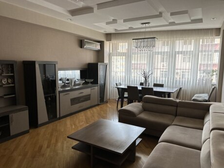 3-room new-build apartment for sale in Şah İsmayıl Xətai, 132 m², 388 000 AZN, photo 2 / 12