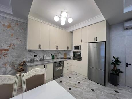 3-room new-build apartment for sale in Ağ şəhər, 84 m², 398 000 AZN, photo 5 / 12