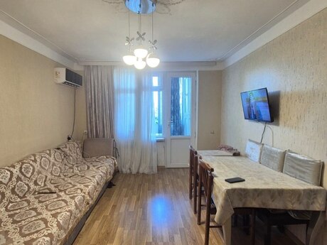 2 otaq · 45 m² · 3/5 mərtəbə, Elmlər Akademiyası