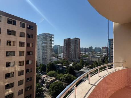 5-room new-build apartment for sale in 28 May, 265 m², 640 000 AZN, photo 3 / 12
