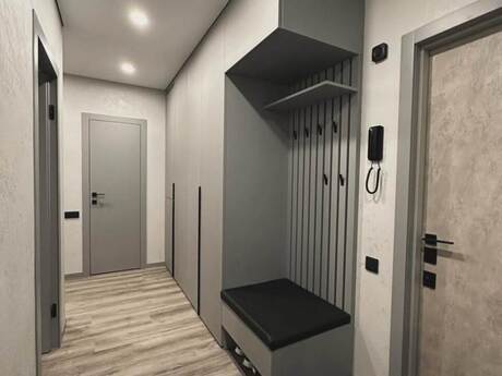 2-комн. · 77 m²
