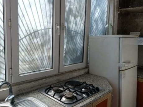 7-ci mikrorayonda 2 otaqlı köhnə tikili mənzil satılır, 45 m², 112 000 AZN, şəkil 5 / 7