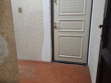 Köhnə Günəşlidə 3 otaqlı köhnə tikili mənzil satılır, 85 m², 142 000 AZN, şəkil 2 / 12