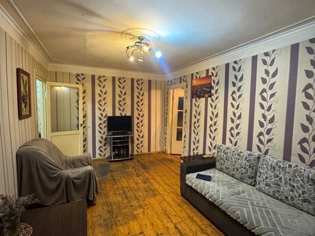 Продаётся 2-комнатная квартира в старом фонде, Qara Qarayev, 55 м², 155 000 AZN, фото 2 / 9