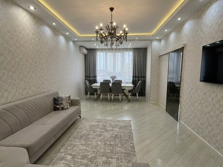3 otaq · 105 m² · 5/18 mərtəbə, Elmlər Akademiyası