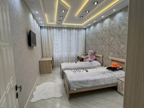 Продаётся 3-комнатная квартира в новостройке, Elmlər Akademiyası, 105 м², 370 000 AZN, фото 2 / 6