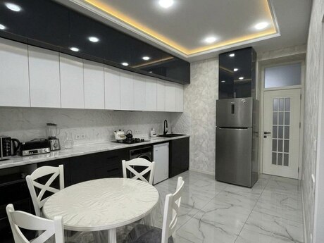 Продаётся 3-комнатная квартира в новостройке, Elmlər Akademiyası, 105 м², 370 000 AZN, фото 3 / 6