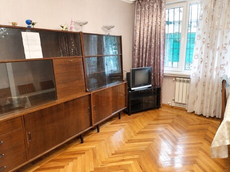3-room old-build apartment for rent in Elmlər Akademiyası, 75 m², 799 AZN/mo, photo 3 / 7