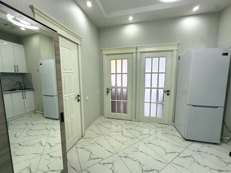 2 otaq · 68 m² · 10/17 mərtəbə, Azadlıq Prospekti