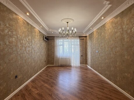 3 otaq · 130 m² · 4/12 mərtəbə, İnşaatçılar