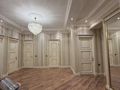İnşaatçılarda 3 otaqlı yeni tikili mənzil satılır, 130 m², 290 000 AZN, şəkil 3 / 12
