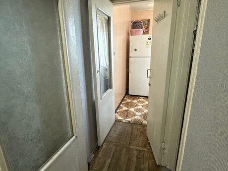 Bakıxanovda 1 otaqlı köhnə tikili mənzil kirayə verilir, 50 m², 400 AZN/ay, şəkil 3 / 7