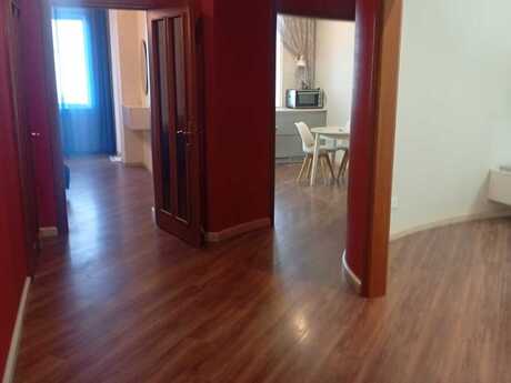Сдаётся 3-комнатная квартира в новостройке, Nizami, 140 м², 1 100 AZN/мес, фото 2 / 12