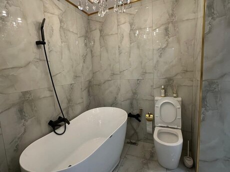 2-room new-build apartment for rent in 8 Noyabr, 100 m², 1 400 AZN/mo, photo 5 / 10
