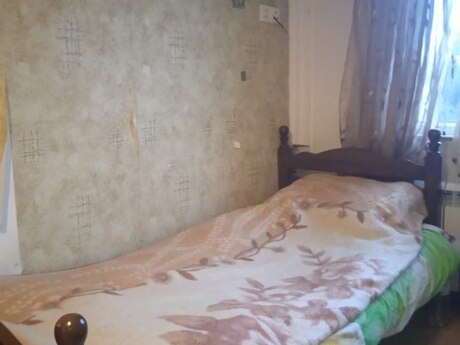 3-room old-build apartment for rent in Neftçilər, 65 m², 100 AZN/mo, photo 2 / 4