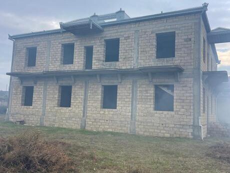 10-room house for sale in Saray, 500 m², 220 000 AZN, photo 2 / 12