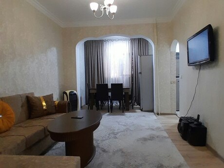 2 otaq · 47 m² · 1/5 mərtəbə, Memar Əcəmi