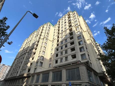 28 Mayda 3 otaqlı yeni tikili mənzil satılır, 144 m², 400 000 AZN, şəkil 2 / 12