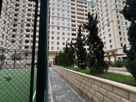 28 Mayda 3 otaqlı yeni tikili mənzil satılır, 144 m², 400 000 AZN, şəkil 3 / 12