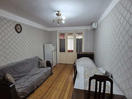 Nəriman Nərimanovda 2 otaqlı köhnə tikili mənzil satılır, 45 m², 137 000 AZN, şəkil 2 / 10