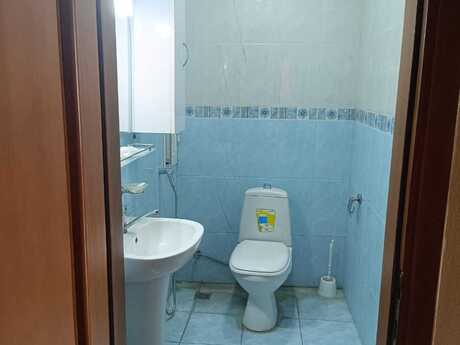 Сдаётся 3-комнатная квартира в новостройке, Nizami, 130 м², 1 000 AZN/мес, фото 5 / 12