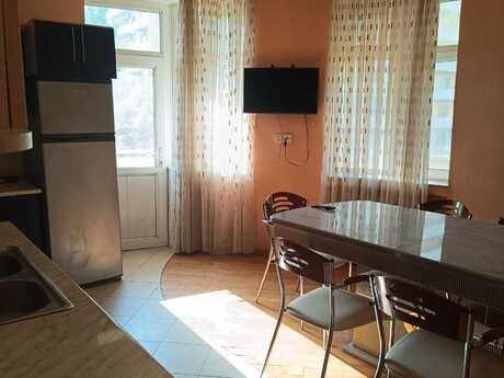 Сдаётся 3-комнатная квартира в новостройке, Nizami, 130 м², 1 000 AZN/мес, фото 3 / 12