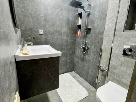 Bayılda 1 otaqlı köhnə tikili mənzil kirayə verilir, 40 m², 900 AZN/ay, şəkil 4 / 12