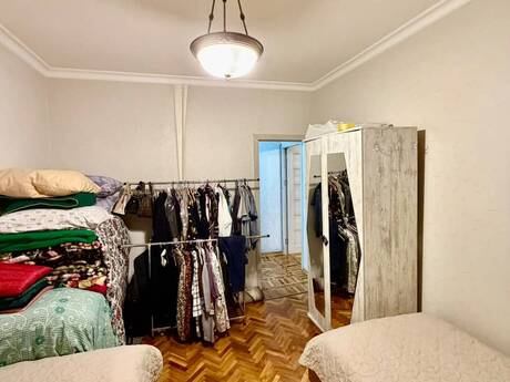 8-ci mikrorayonda 2 otaqlı köhnə tikili mənzil satılır, 60 m², 188 000 AZN, şəkil 3 / 12