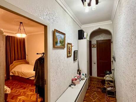 8-ci mikrorayonda 2 otaqlı köhnə tikili mənzil satılır, 60 m², 188 000 AZN, şəkil 4 / 12