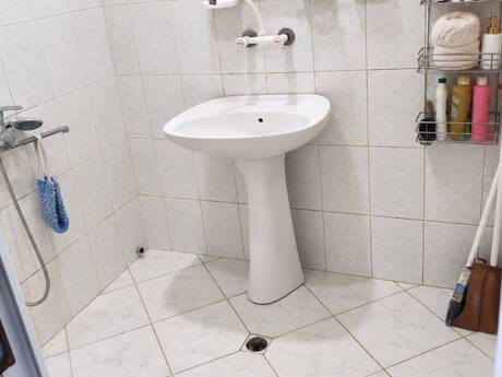 Yeni Günəşlidə 2 otaqlı köhnə tikili mənzil satılır, 60 m², 120 000 AZN, şəkil 5 / 6