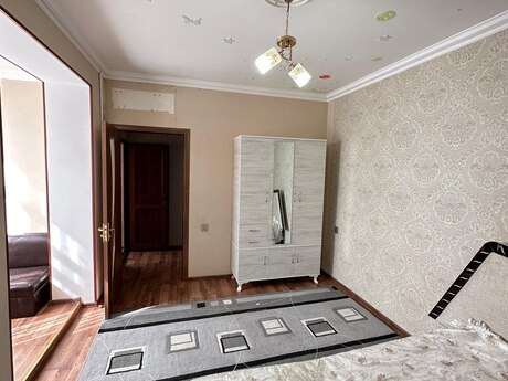 Yeni Günəşlidə 2 otaqlı köhnə tikili mənzil satılır, 62 m², 129 000 AZN, şəkil 4 / 12