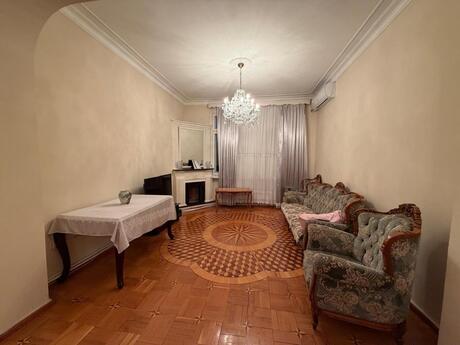 Продаётся 4-комнатная квартира в старом фонде, Nəriman Nərimanov, 200 м², 350 000 AZN, фото 2 / 12
